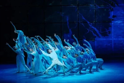 DLW Lighting illumina il balletto poetico 《Homeland Express
